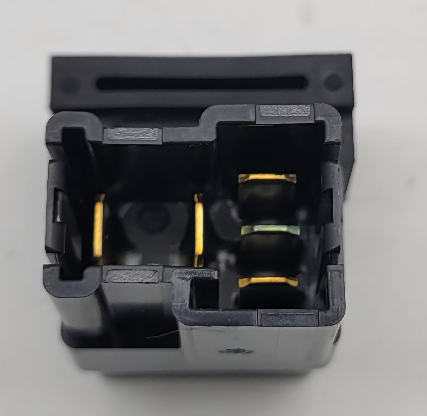 GENUINE YAMAHA OEM RELAY ASSEMBLY 5DM-81950-01-00 (G8hn-1C4t-Dj-Y52)